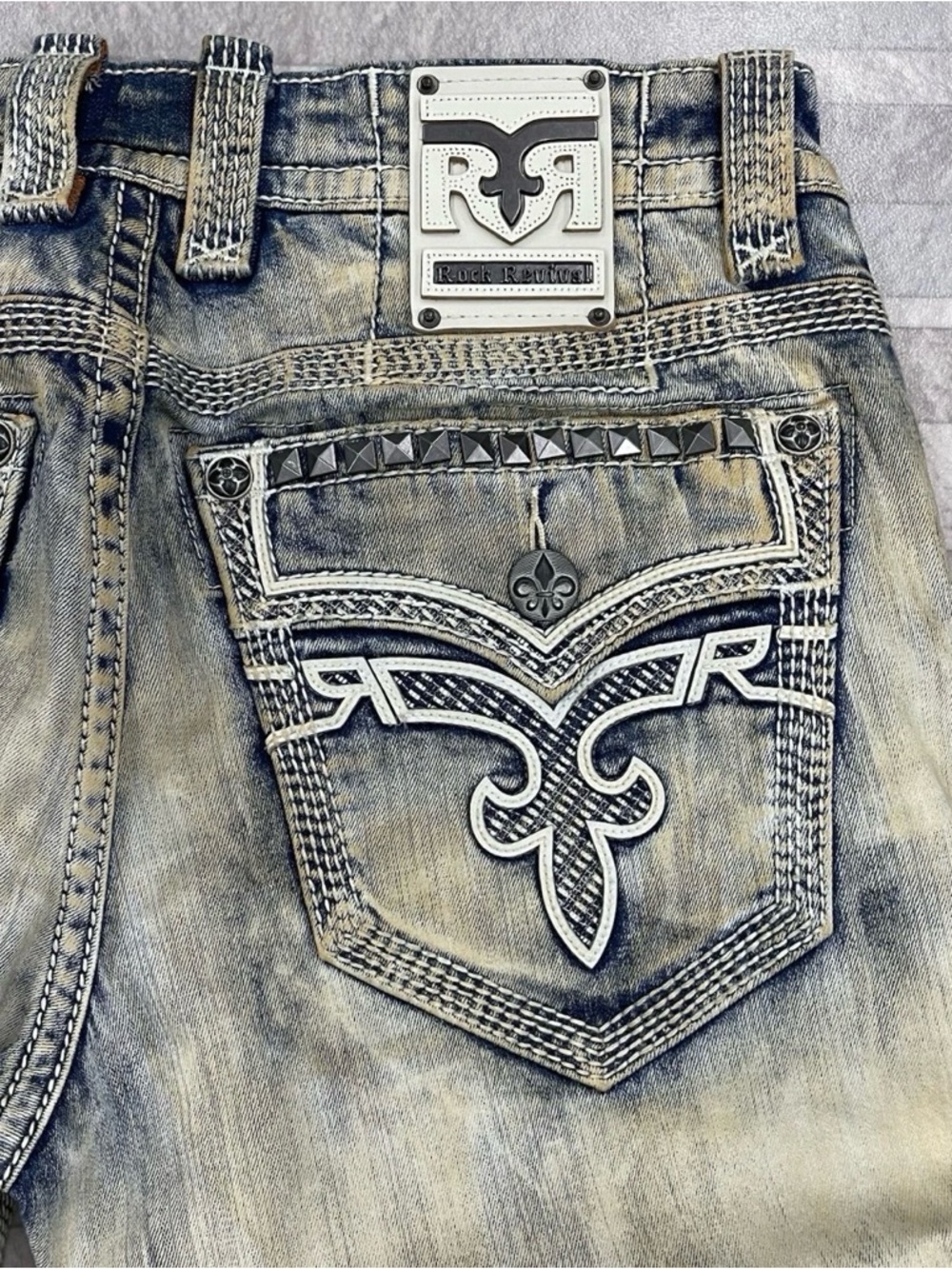 (RV-18)New Rock Revival Men's Barry Biker Studded Jeans In Bleach Blue Size: 32 - Picture 4 of 5